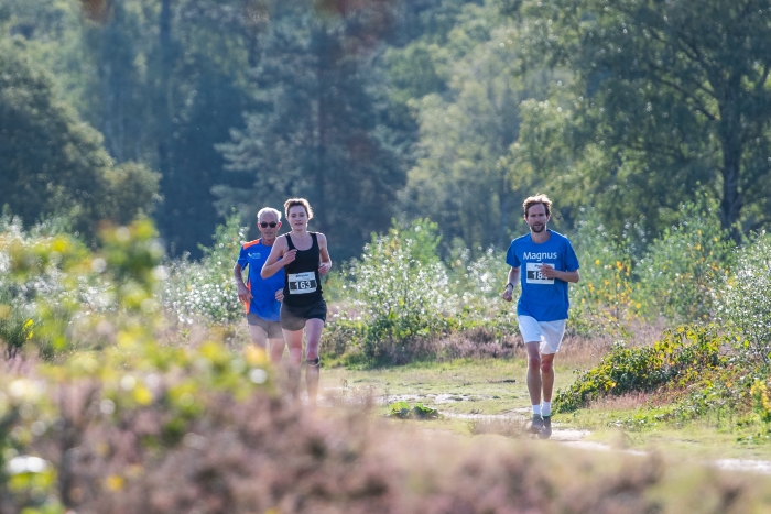 Deelnemers heideloop trailrun in Ermelo
