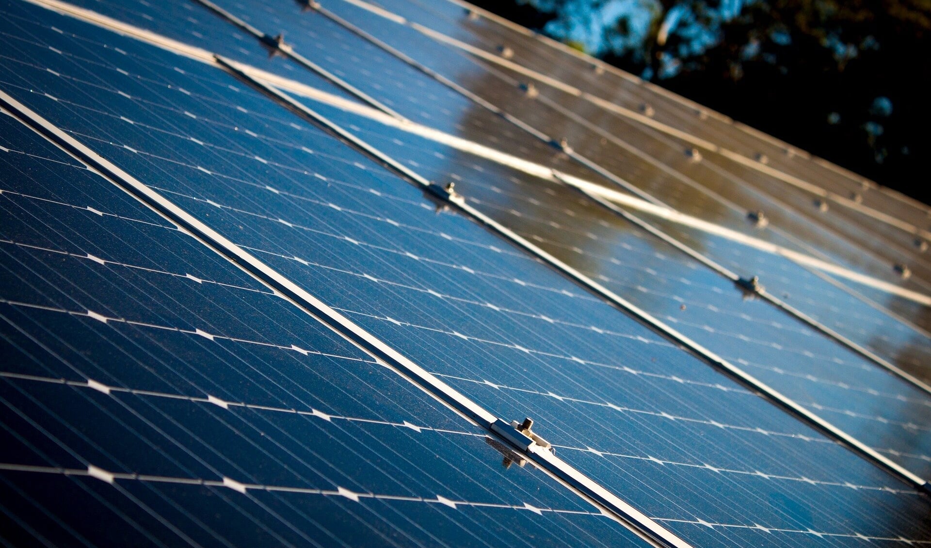 De gemeente wil VvE's stimuleren met zonnepanelen duurzaam energie op te wekken.
