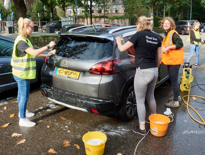 De autowasactie in volle gang