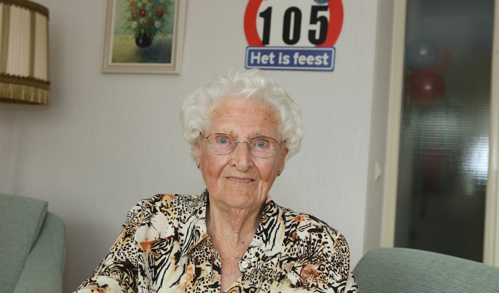 Jaan Hartog-van den Berg is zaterdag 105 jaar geworden. Ze is daarmee de oudste inwoner van Baarn. 