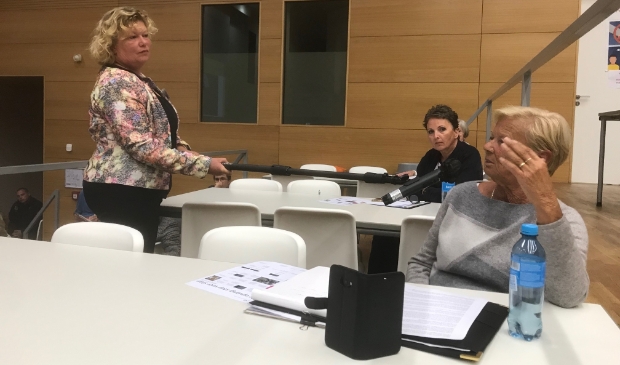 <p>Op 3 september hield het COA met de gemeente een informatieavond in het gymnasium</p>