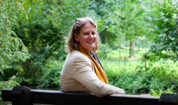 <p>Hilde van den Heuvel van het CDA is altijd in voor een praatje over het weer.</p>