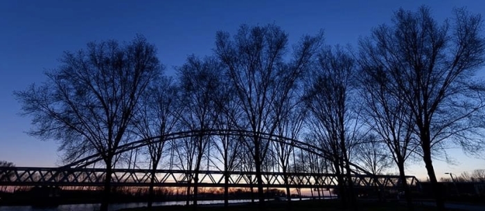 Houten Natuurlijk, bij avondlicht.