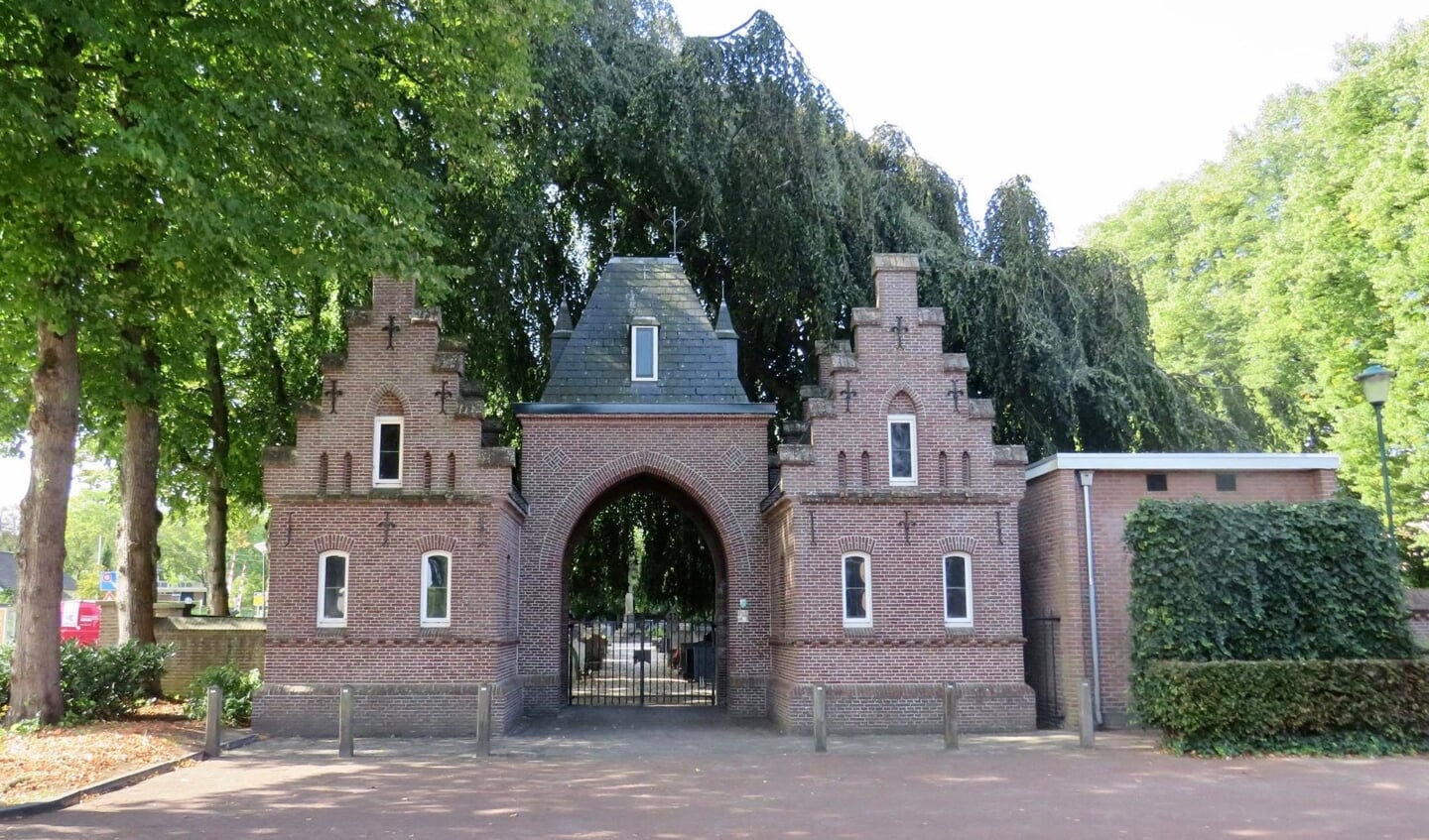 Voorzijde Katholieke begraafplaats 1828) aan de Dalweg