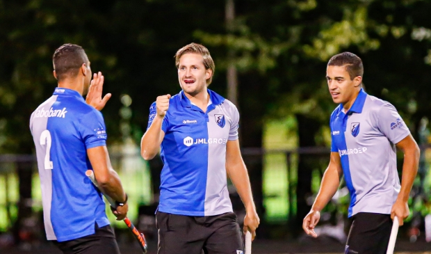 <p>2-0</p>