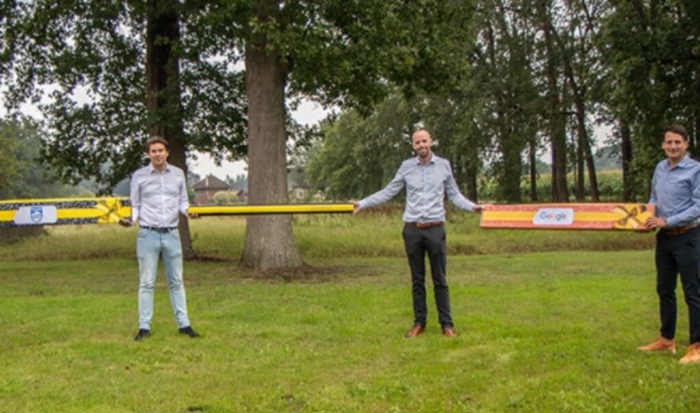 Van links naar rechts: oprichters Chris Mulder, Robert Mouw, Paul Leune en Jeroen Bos van 1.5meterpakket.nl 