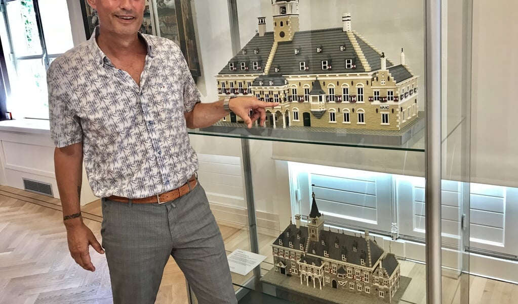 De maquette van het voormalige Gorcumse stadhuis is - in Lego - gebouwd door Gorcumer Eduard Roza.