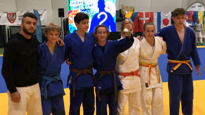 Vlnr Fabio Basile en team NED-CZE