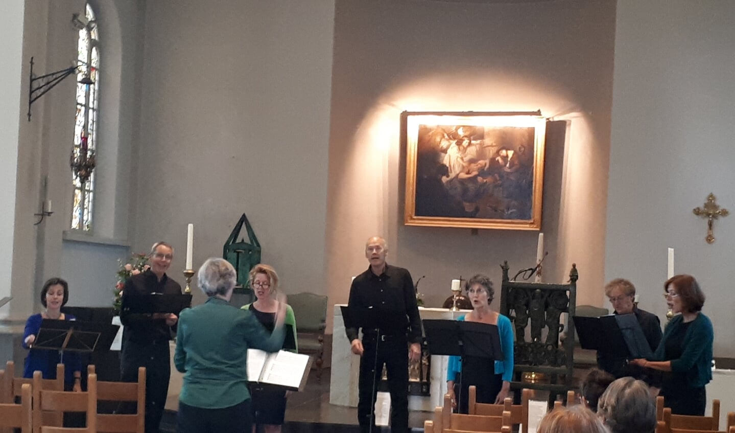 Vocaal ensemble AchtPlus afgelopen zondag in Sint Petrus'Bandenkerk