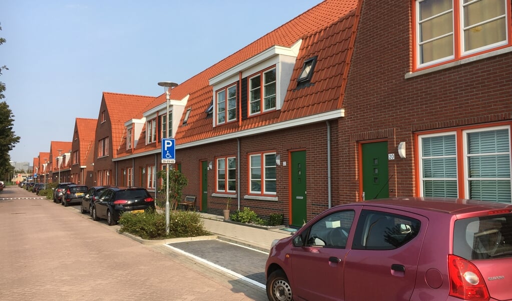 Recente nieuwbouw van Eigen Haard aan de Burgemeester Stramanweg in Ouderkerk