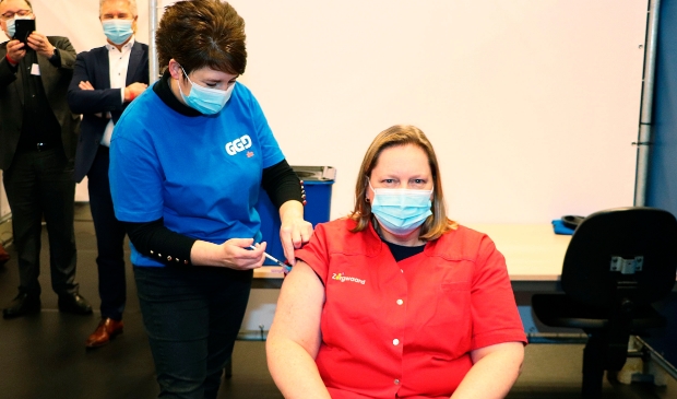 <p>Start vaccinatie zorgpersoneel</p>