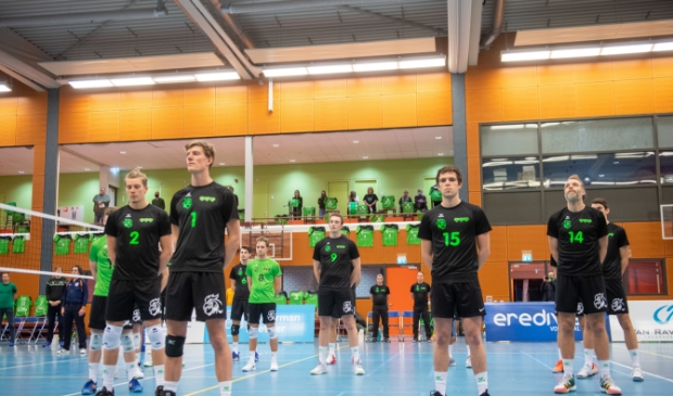 <p>Voor aanvang van het duel tussen SSS en Orion werd er een minuut stilte gehouden ter nagedachtenis aan Olaf Ratterman.</p>