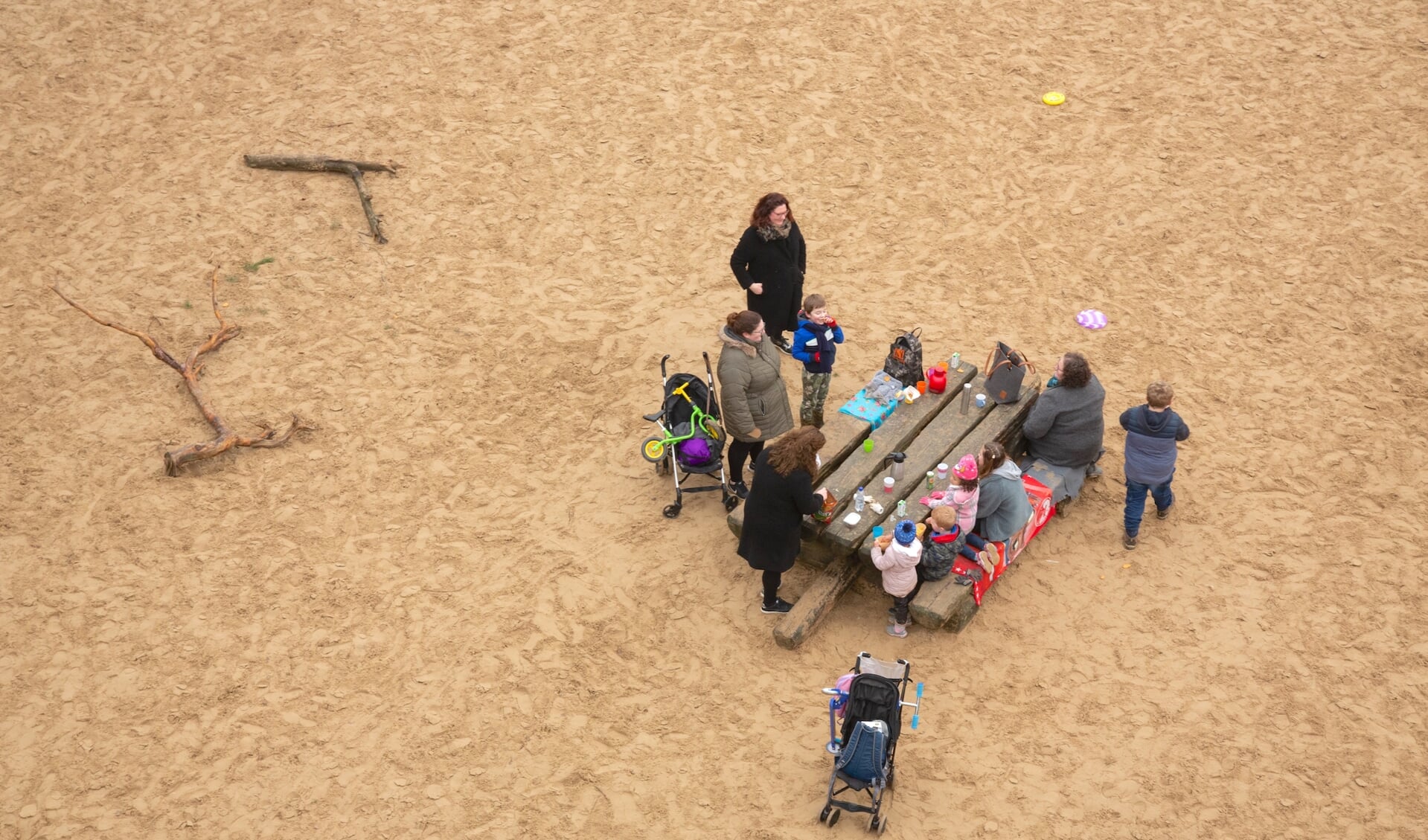 Lekker picknicken op Kootwijkerzand, net boven nul.