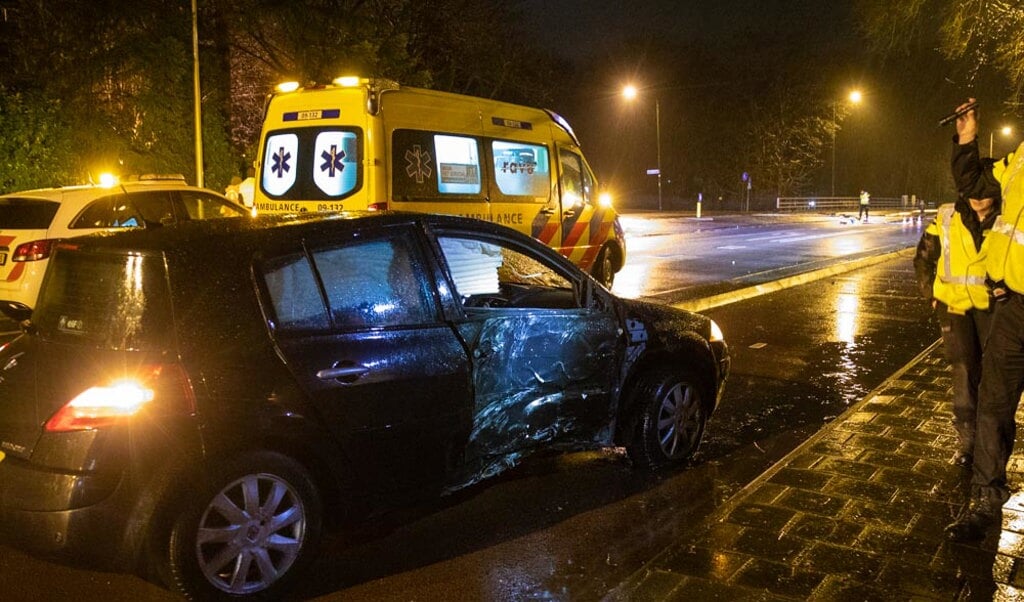 De auto raakte zwaar beschadigd bij het ongeval.