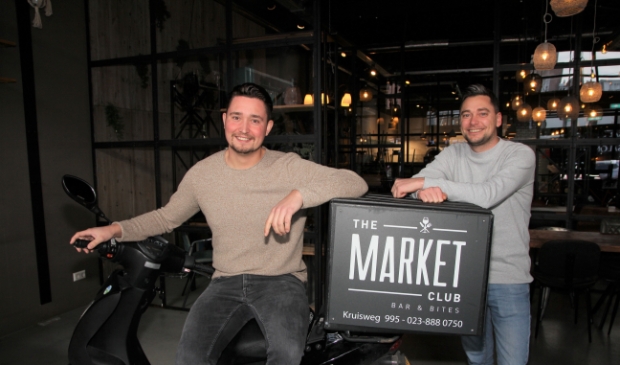 <p>Rob Leemker (l) en Stef van Campen: "Hoofddorp-eet.nl maakt eten bestellen weer leuk, eerlijk en bewust."</p>