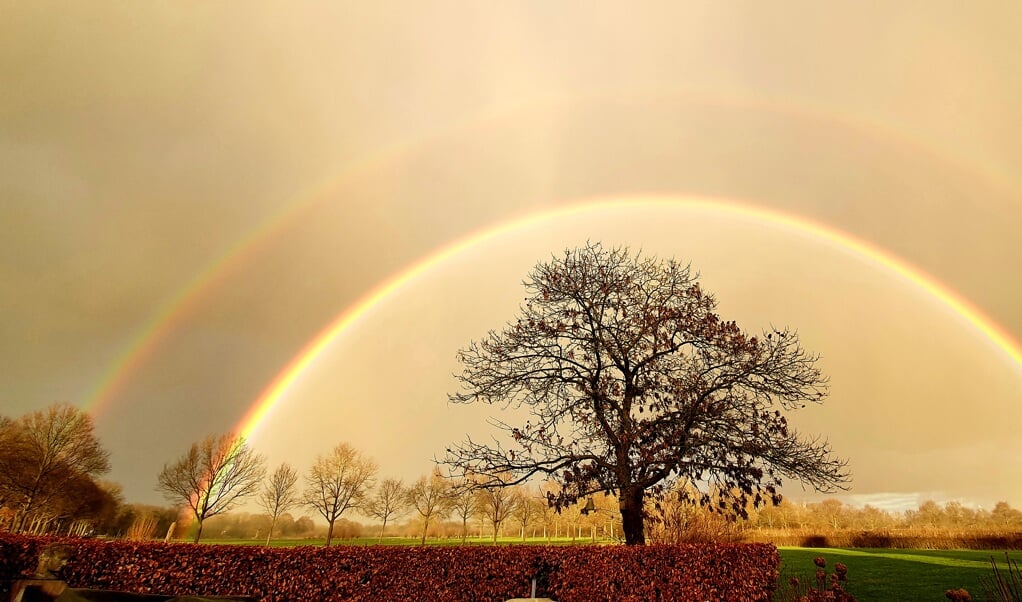 Een prachtige regenboog in Bunnik Rhijnauwen