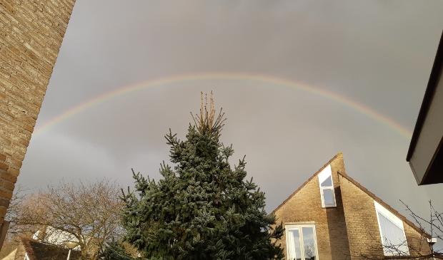 Een volledige regenboog