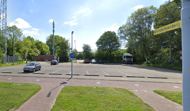 <p>De plek waar de kinderen lekker aan het sporten waren.</p>