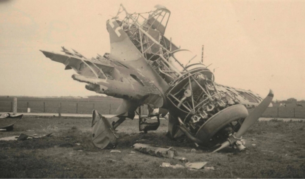 <p>De neergestorte Fokker van Ruis de Perez.</p>
