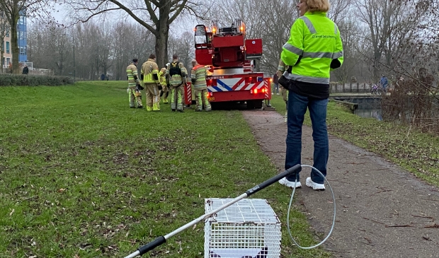 Ladderwagen weggezakt in de drassige grond