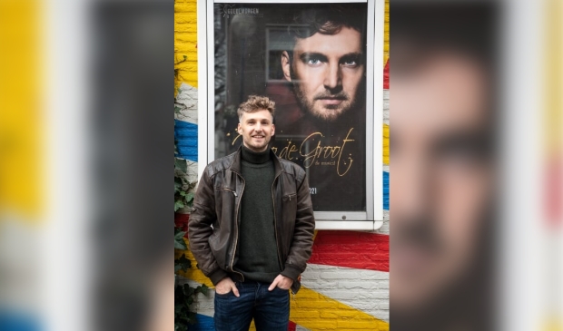 <p>Lars Mak speelt Hugo de Groot in de exclusieve musical over zijn leven</p>