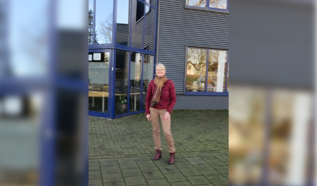 <p>Roos Hordijk houdt als coördinator bij de Voedselbank Ede bij wat er allemaal gebeurt en wat er geregeld moet worden.</p>