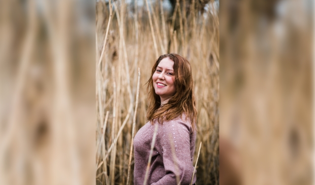 Esmee de Groot schrijft en co-produceert haar eigen dramaserie. Ook speelt ze er en rol in.
