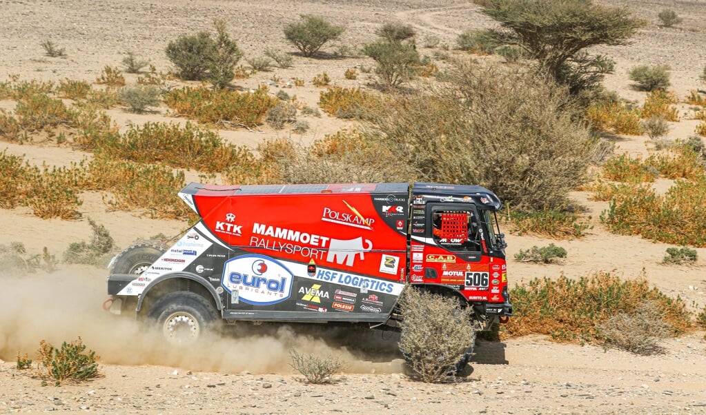 Martin van den Brink begon gecontroleerd aan de Dakar Rally 2021. Een achtste plaats stemde de Harskamper tot tevredenheid.