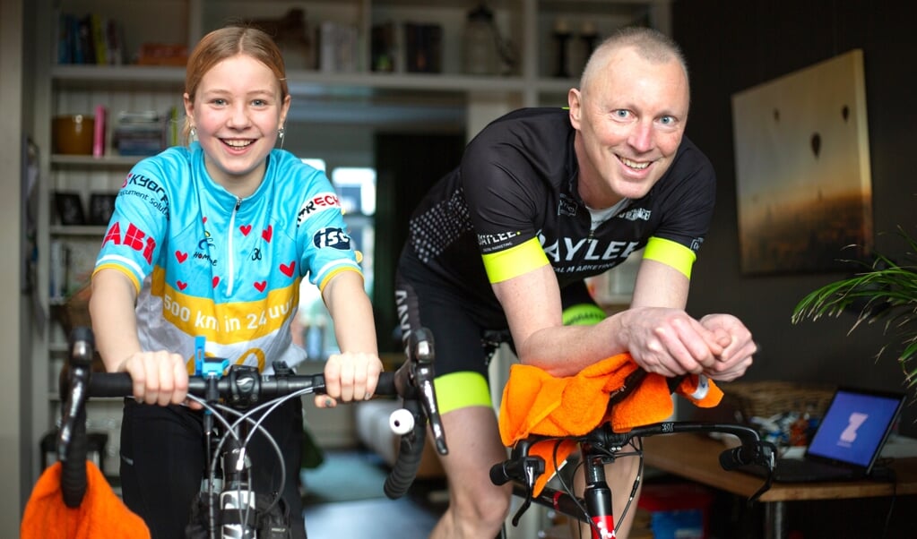 Sebastiaan Kuijper doet mee aan fietsactie voor het goede doel in de strijd tegen kanker. Ook dochter Maryse is van de partij.