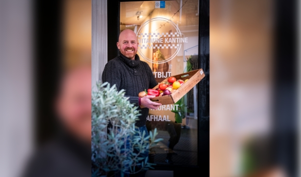 <p>De Vitamine Kantine<br>Langendijk 54 te Gorinchem<br>www.devitaminekantine.nl<br>info@devitaminekantine.nl<br>0183 515 362</p>