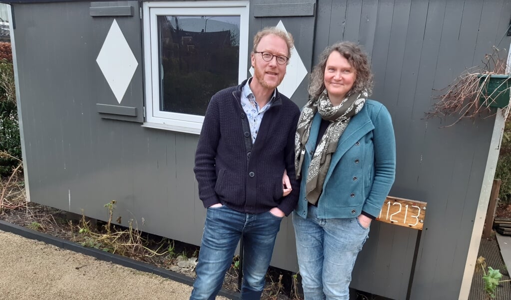 Rolf en Annette Noordhof bij hun 'Pipowagen': ,,We gaan naar de rechter!''