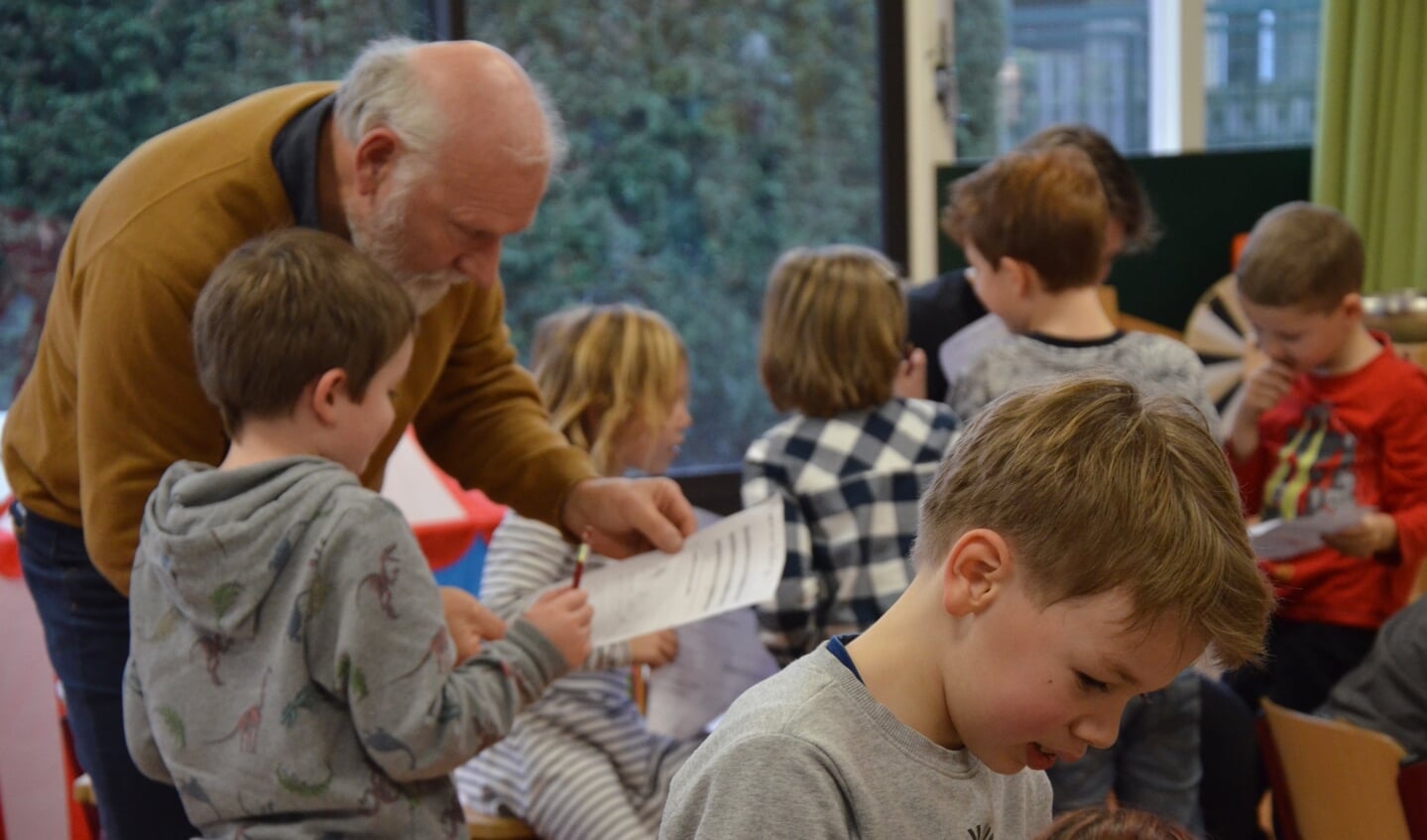 Schooldirecteur Windroos in de klas (januari 2020)