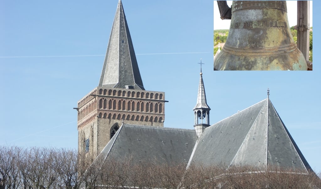 De Oude Kerk met toren. Inzet: de papklok / luidklok in het kleine torentje met inscriptie 'Buurt Ede-Veldhuizen 1964'.