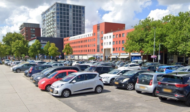 <p>Parkeren in Hoofddorp-centrum wordt per 2023 een stuk duurder.&nbsp;&nbsp;</p>