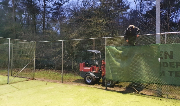 Start bouw padelbanen in leersum bij Larsheim.