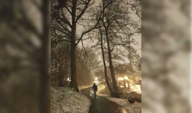 <p>Zaterdag tegen 18.30 uur gemaakt, net voor de brug (bij de tennisbaan) naar het Valleikanaal.</p>