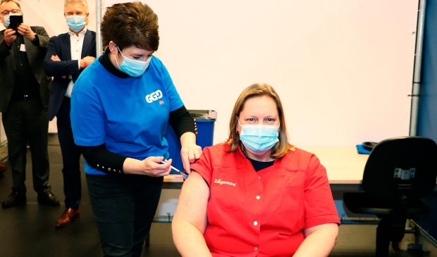 <p>Start vaccinatie zorgpersoneel</p>