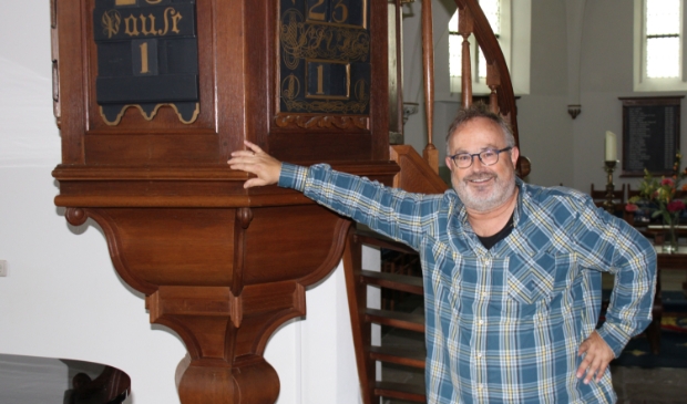 <p>Dominee John Boogaard weet zeker dat het zondag 24 oktober een mooie dienst wordt, waar ook de mensen met een verstandelijke beperking naar uitkijken.</p>