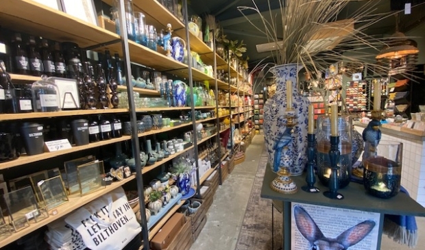 <p>Bij conceptstore BienB in de Kwinkelier in Bilthoven vindt u alles om sfeer en gezelligheid te brengen in uw huis nu de donkere herfstdagen weer voor de deur staan</p>