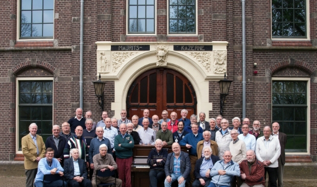 Het ENKA Mannenkoor weer volop in actie.