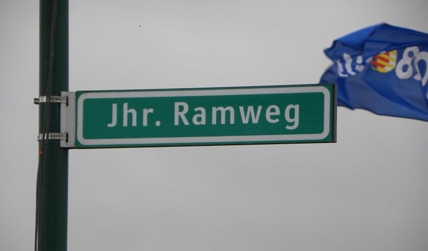 Het straatnaambord van de Jhr. Ramweg