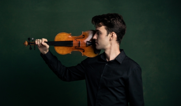 Violist Pieter van Loenen