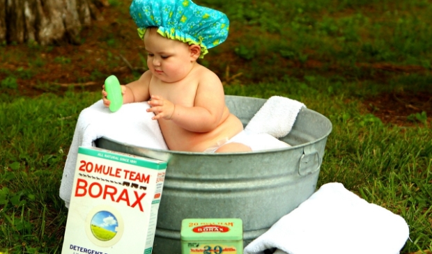 Baby in een wasteil