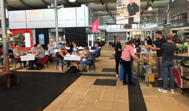 <p>De gemeente wil in Kostverlorenhof alleen functies toestaan die consumenten naar het wijkwinkelcentrum trekken.</p>