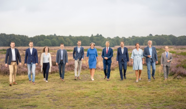 <p>Van links naar rechts: Gerben Slings, Jan Willem Middelesch, Noralie van ’t Hul, Arie Barendrecht, Bram van der Beek, Cora Otter, Leon Meijer, Niek van den Brink, Annemiek Stam, John Smits en Daan Weststrate.</p>