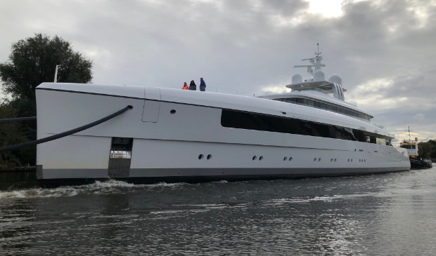 <p>Najiba op weg naar de Koninklijke De Vries Scheepsbouw BV te Aalsmeer</p>