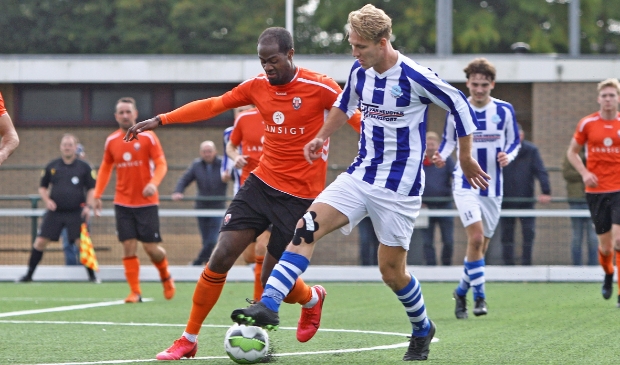 <p>Timo Jochemsen in actie tegen Jodan Boys. </p>