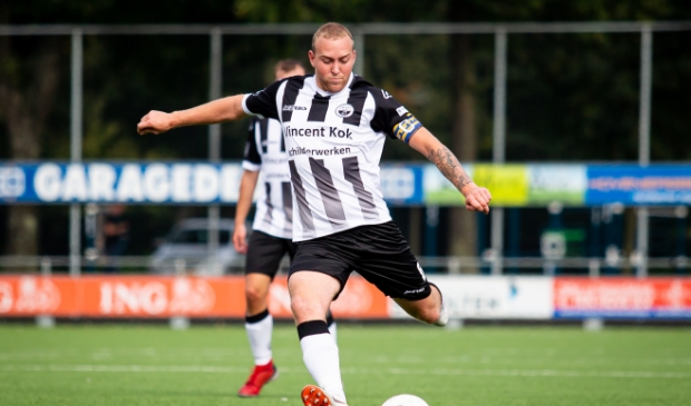 Aanvoerder Mike Jansen moest geblesseerd het veld verlaten