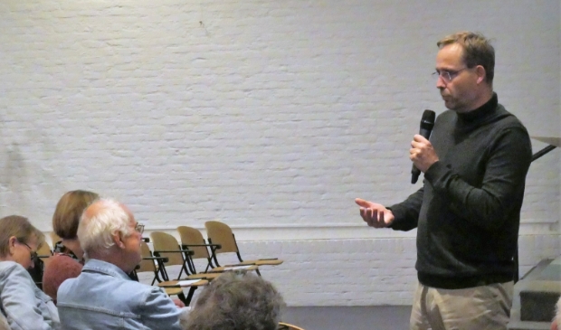 Bas van Os sprak in het Zincafé over een nieuwe economie