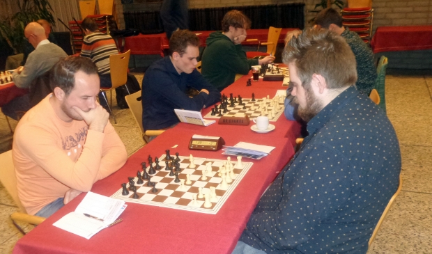 <p>Marnix Lukasse (rechts) won een mooie partij</p>